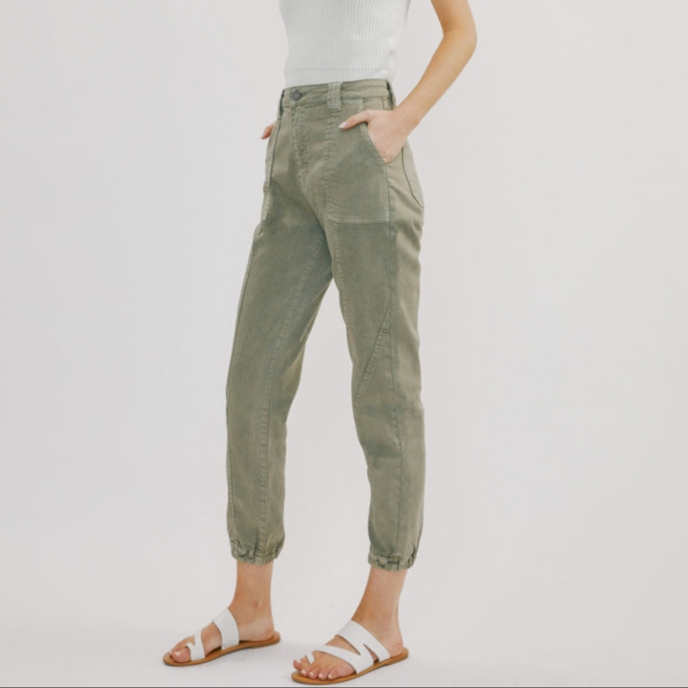 KanCan Tatiana High Rise Jogger Woman's size 7